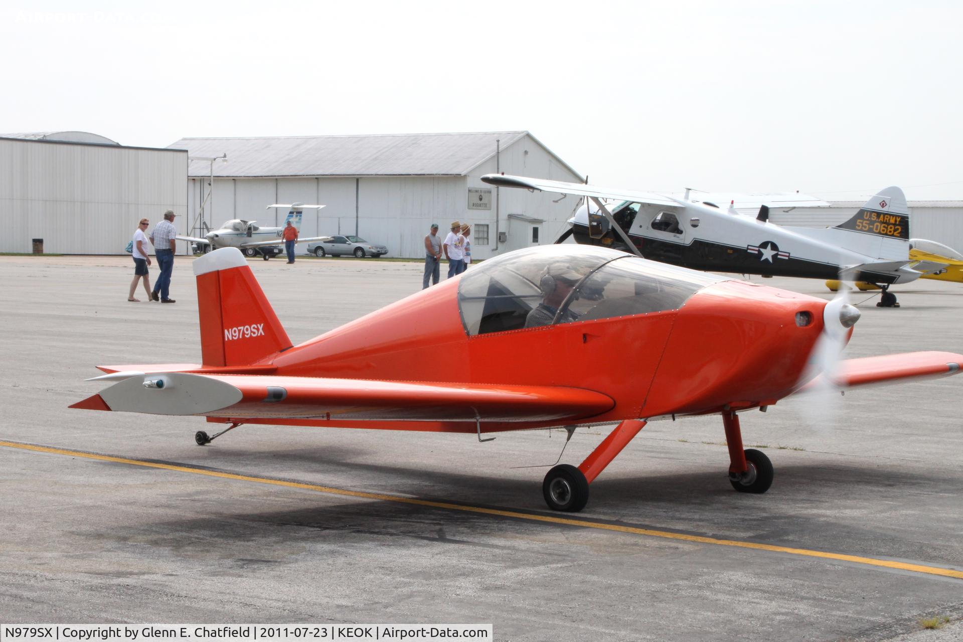 N979SX, Sonex Sonex C/N 0979, Taxiing for departure.