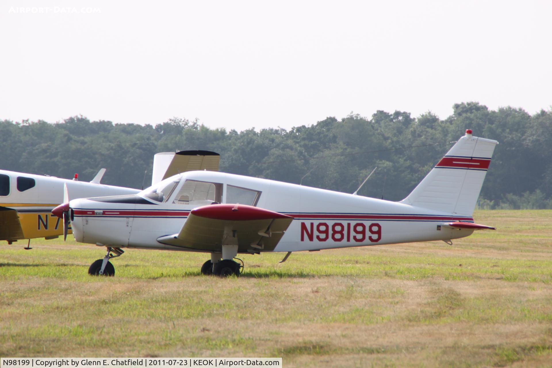N98199, 1969 Piper PA-28-140 C/N 28-26100, In port for a pancake breakfast
