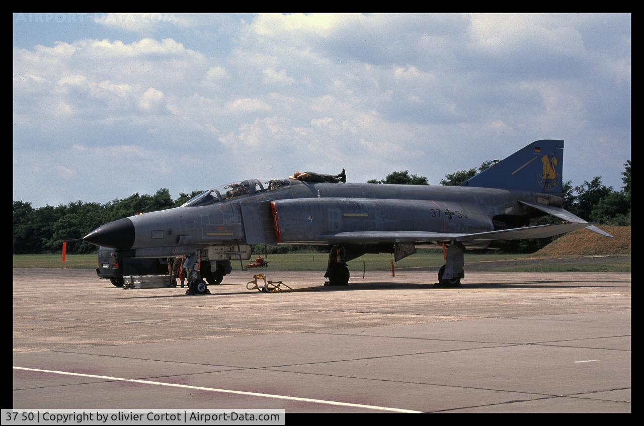 37 50, 1972 McDonnell Douglas F-4F Phantom II C/N 4471, Nice place to enjoy the show ! Colmar French AFB 2002