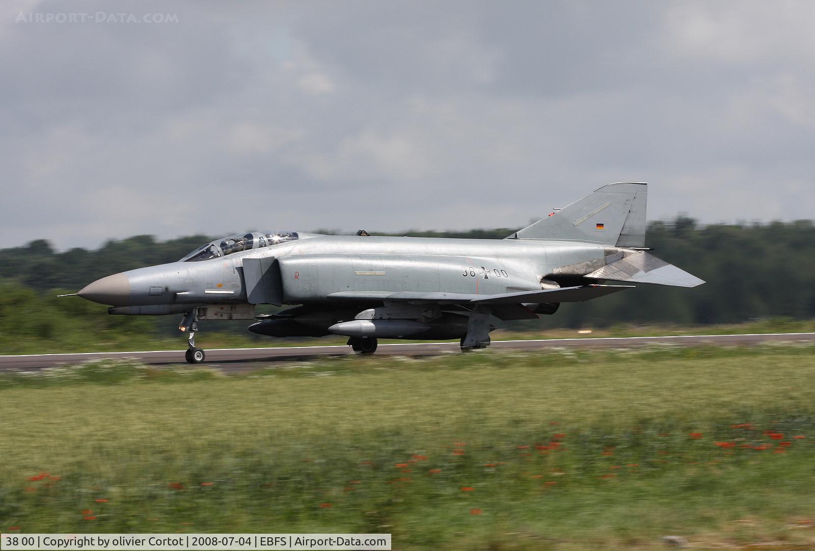 38 00, 1972 McDonnell Douglas F-4F Phantom II C/N 4604, landing at Florennes