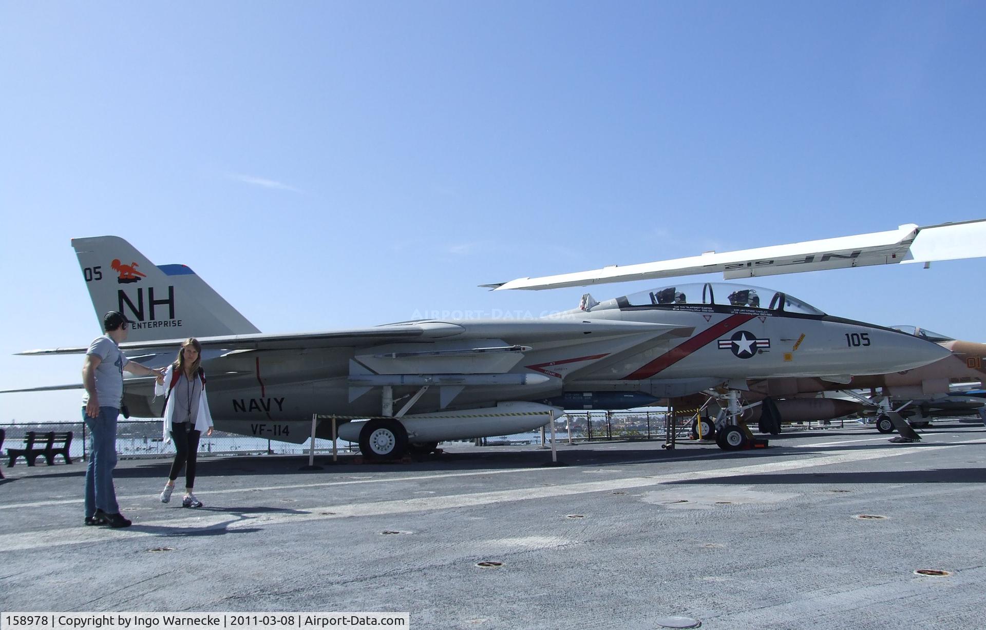 158978, Grumman F-14A Tomcat C/N 39, Grumman F-14A Tomcat on the flight deck of the USS Midway Museum, San Diego CA