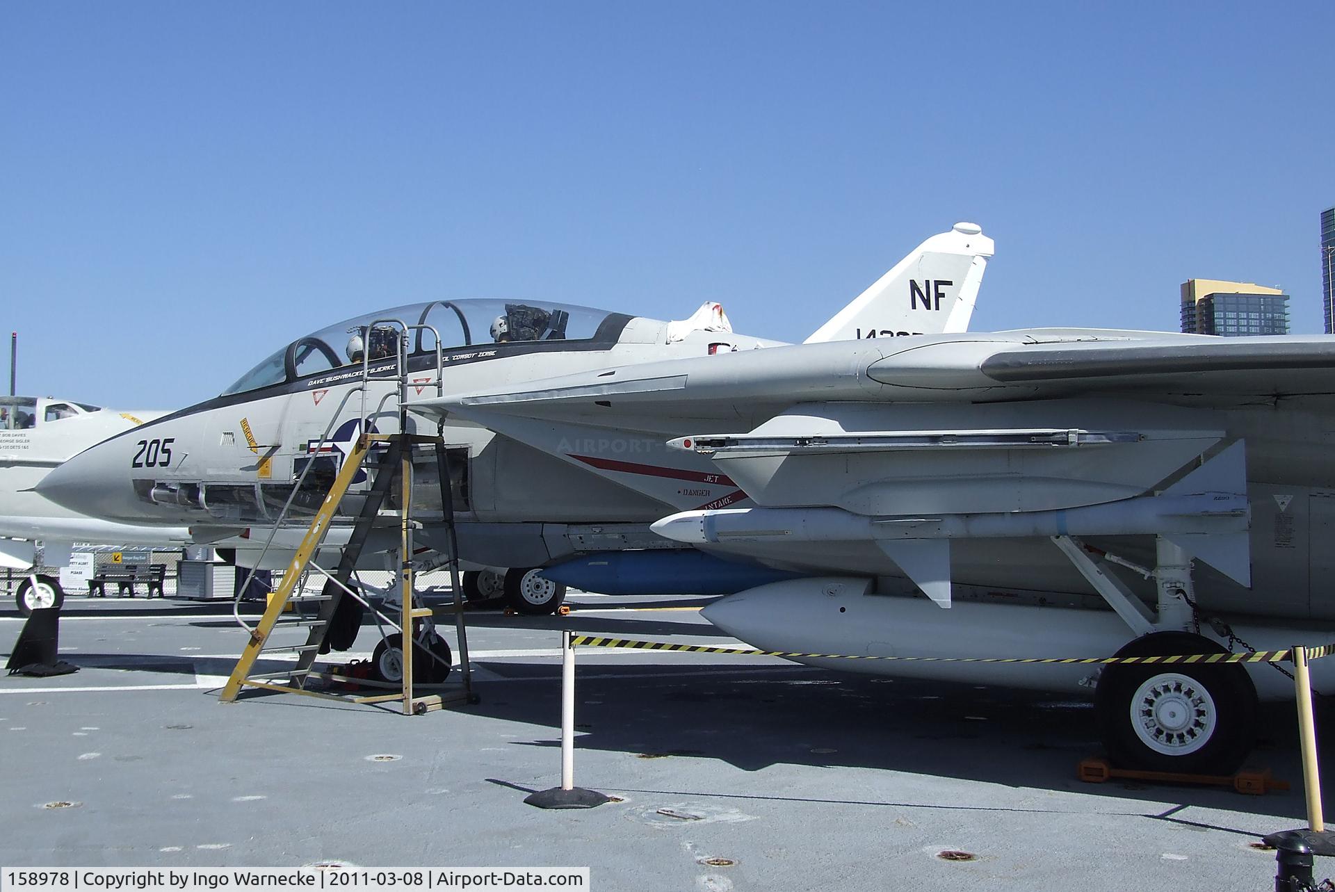 158978, Grumman F-14A Tomcat C/N 39, Grumman F-14A Tomcat on the flight deck of the USS Midway Museum, San Diego CA
