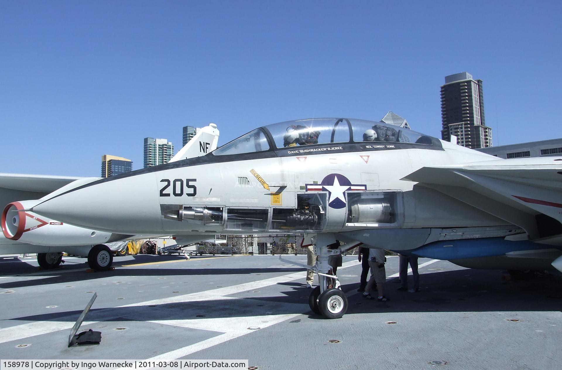 158978, Grumman F-14A Tomcat C/N 39, Grumman F-14A Tomcat on the flight deck of the USS Midway Museum, San Diego CA