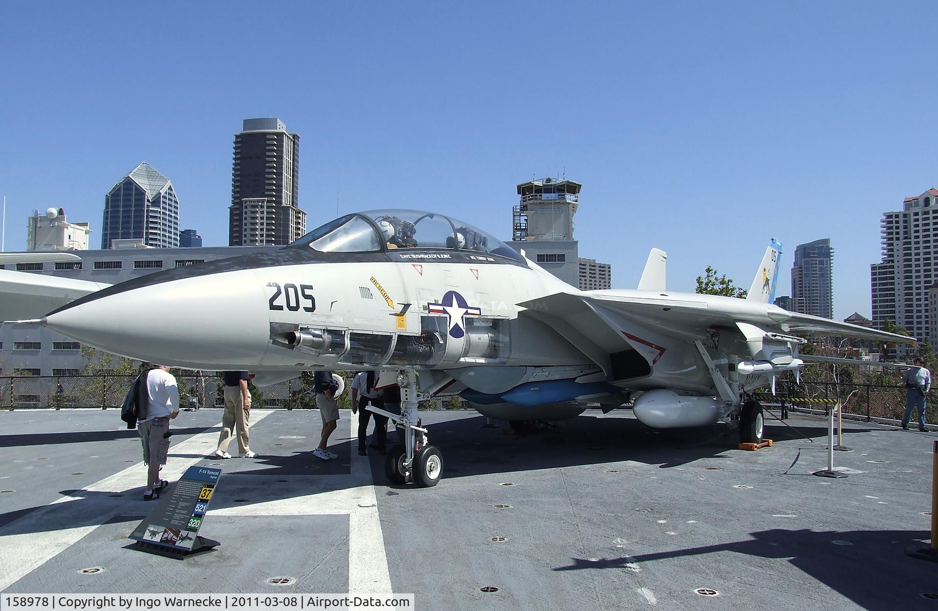 158978, Grumman F-14A Tomcat C/N 39, Grumman F-14A Tomcat on the flight deck of the USS Midway Museum, San Diego CA