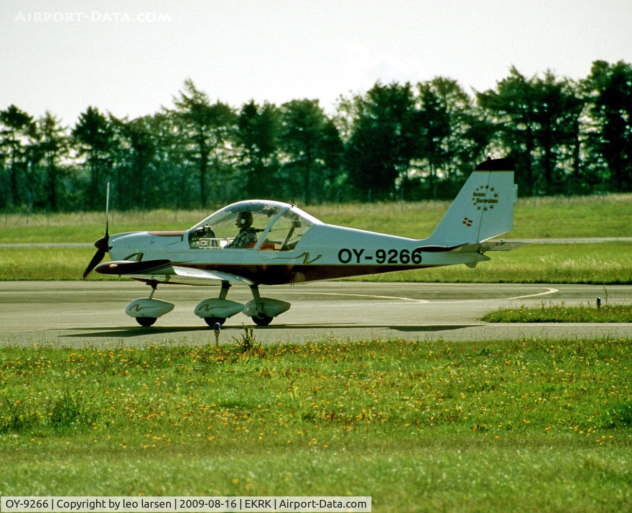 OY-9266, 2003 Evektor-Aerotechnik EV-97 Eurostar C/N 2003-1712, Roskilde Air Show Denmark 23.8.09.
ex 9-266
