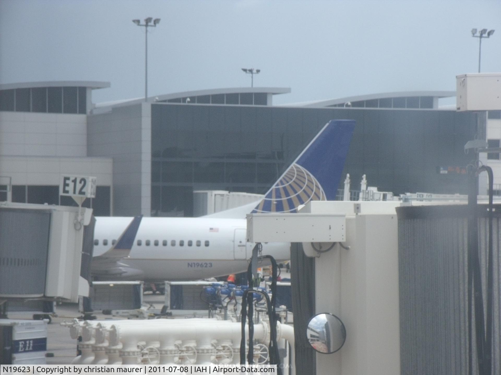 N19623, 1995 Boeing 737-524 C/N 27527, 737-500