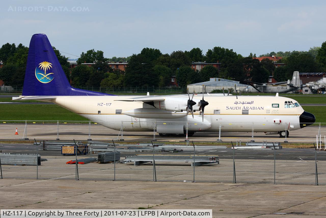 HZ-117, 1983 Lockheed L-100-30 Hercules (L-382G) C/N 382-4954, No ordinary Hercules today at LBG ! Look at those large windows, this plane is not a freighter but a VIP. Flight number SV6703.