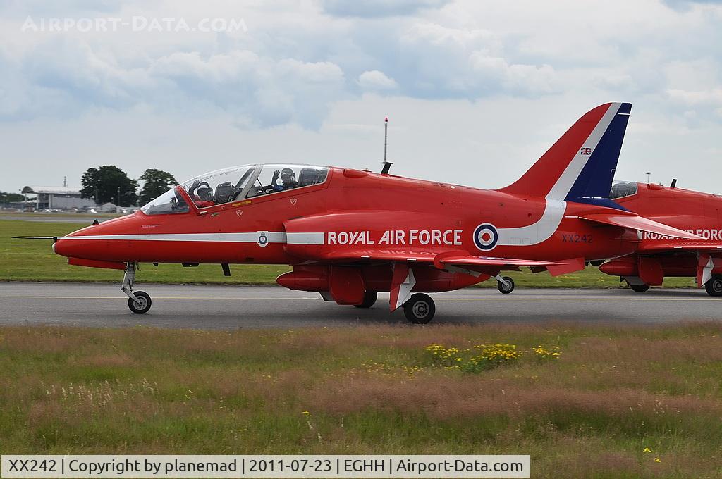XX242, 1978 Hawker Siddeley Hawk T.1 C/N 078/312078, Departing on 26
