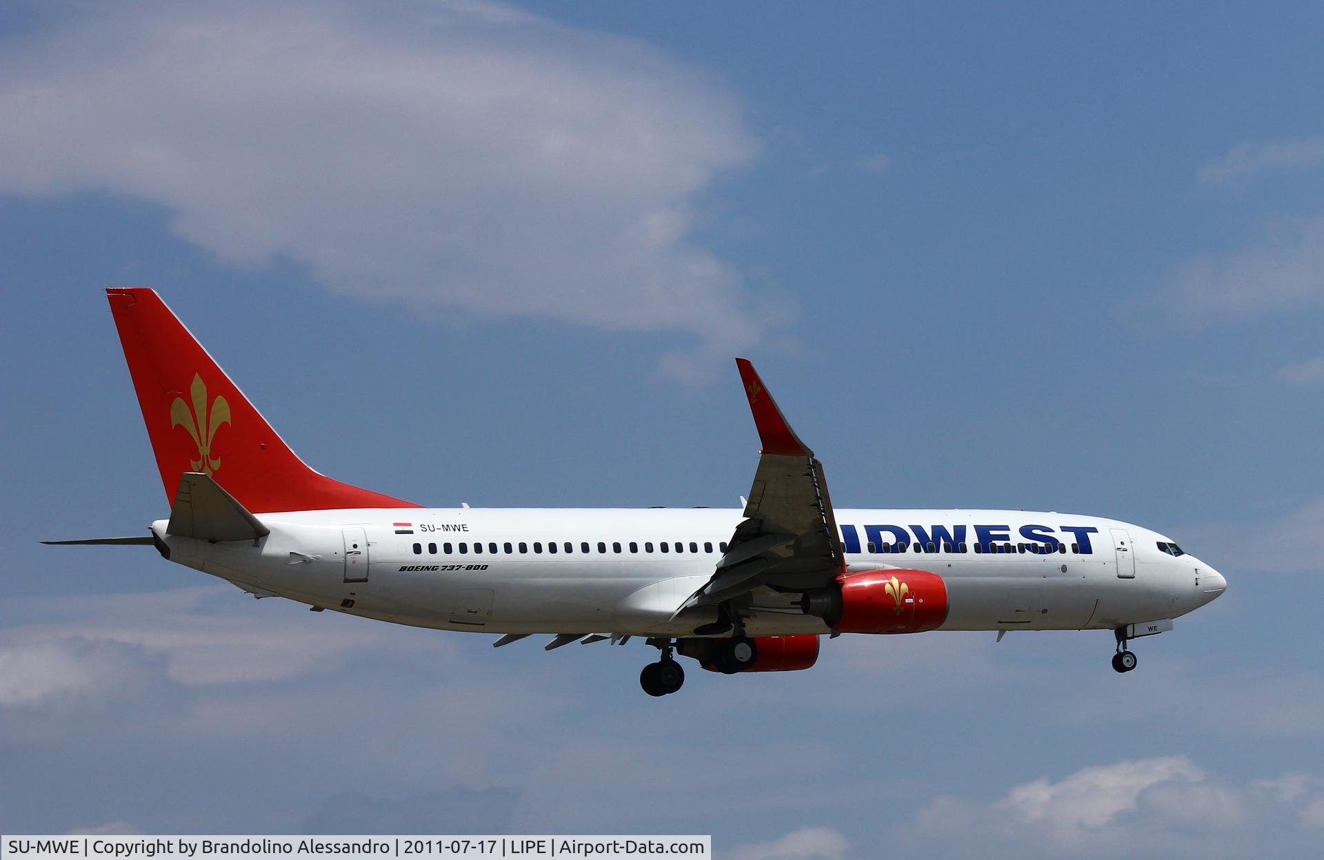 SU-MWE, 2005 Boeing 737-8Q8 C/N 30040, Landing G.Marconi Airbort Bologna