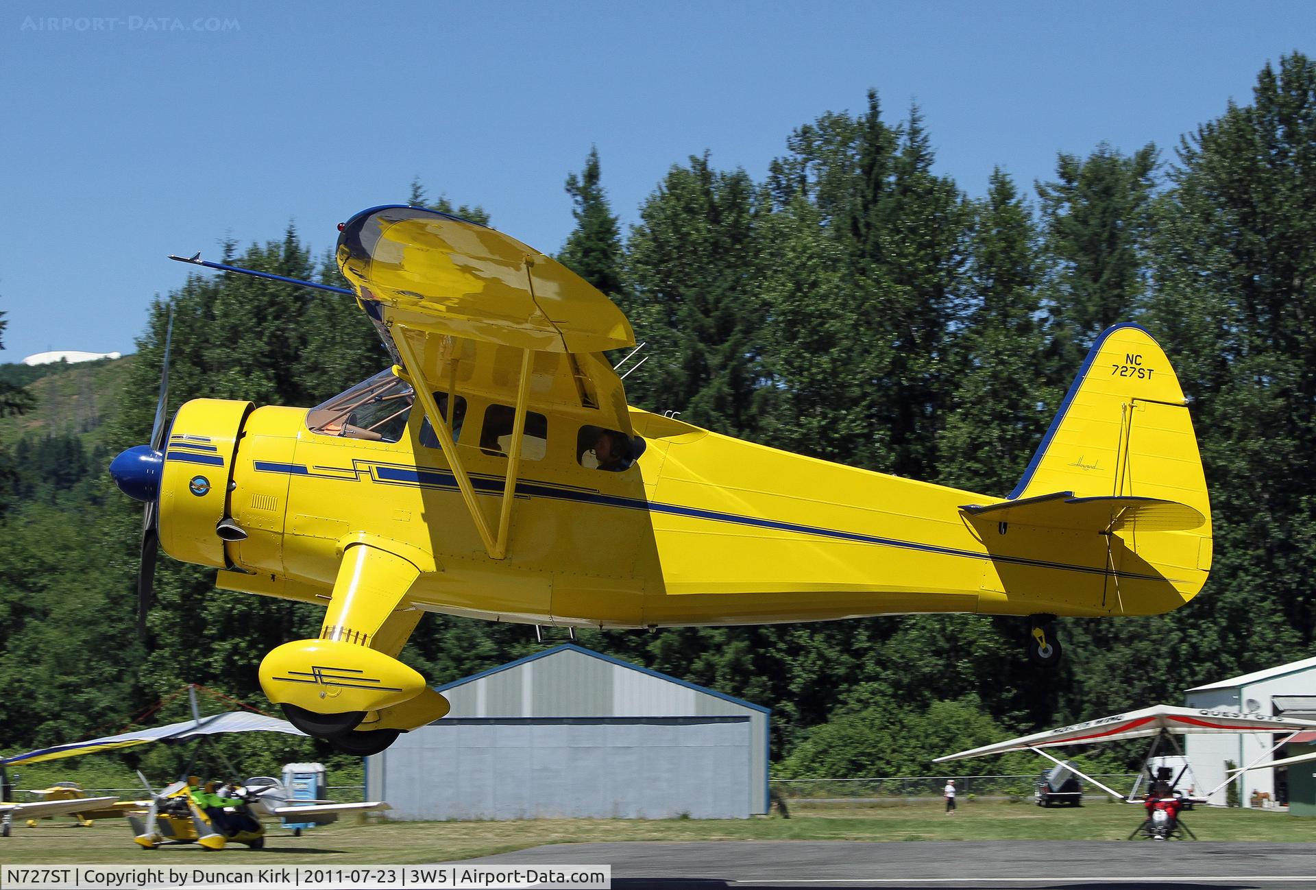 N727ST, 1944 Howard Aircraft DGA-15P C/N 1010, Landing at the fly-in