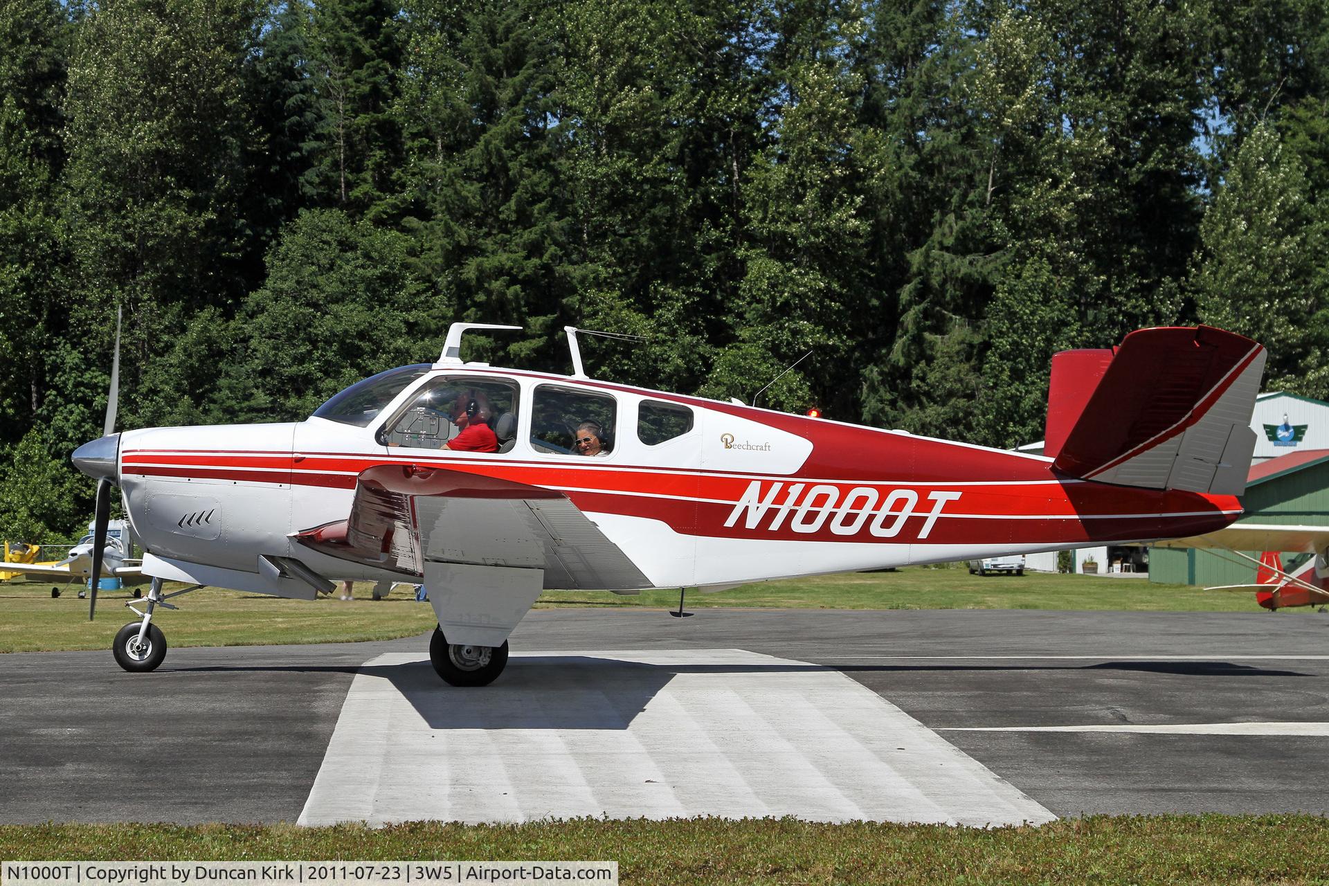 N1000T, 1957 Beech H35 Bonanza C/N D-4980, A fly-in visitor