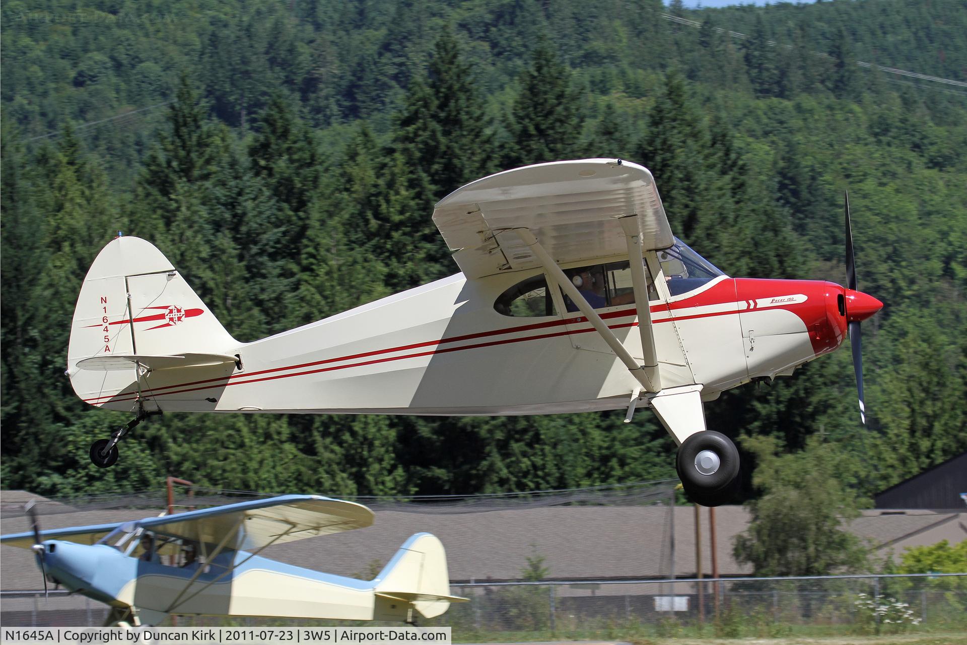 N1645A, 1952 Piper PA-20 Pacer C/N 20-843, Arriving for the fly-in