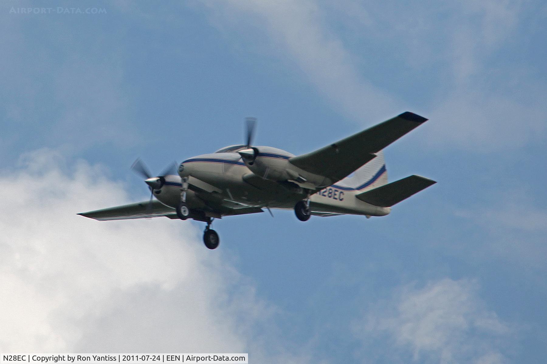 N28EC, 1960 Beech D50C Twin Bonanza C/N DH-285, On approach to Keene, NH