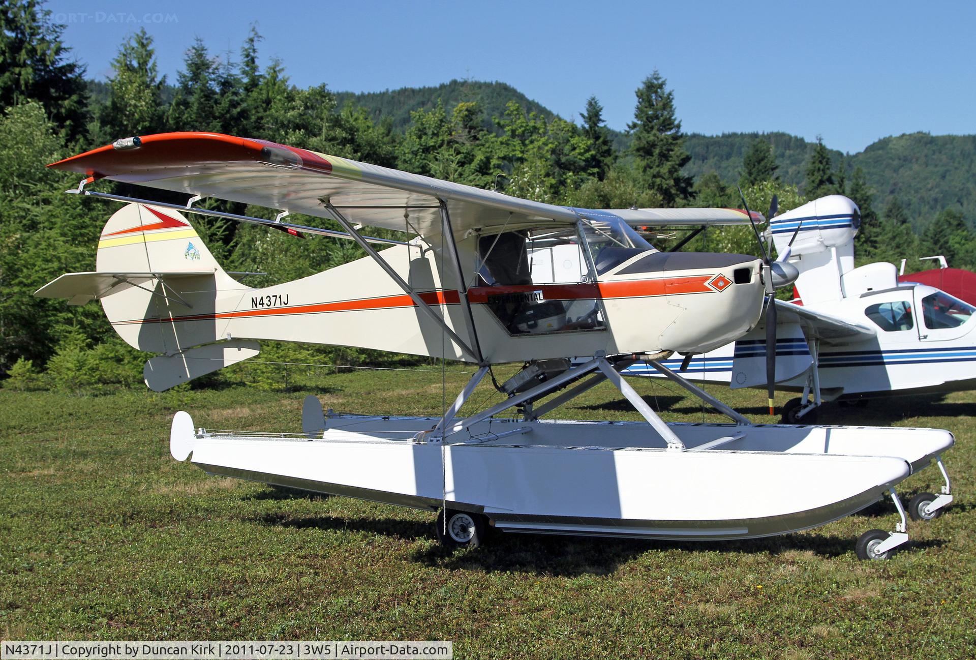 N4371J, 1992 Avid Hi-Gross C/N 722, One of several amphibs at the fly-in