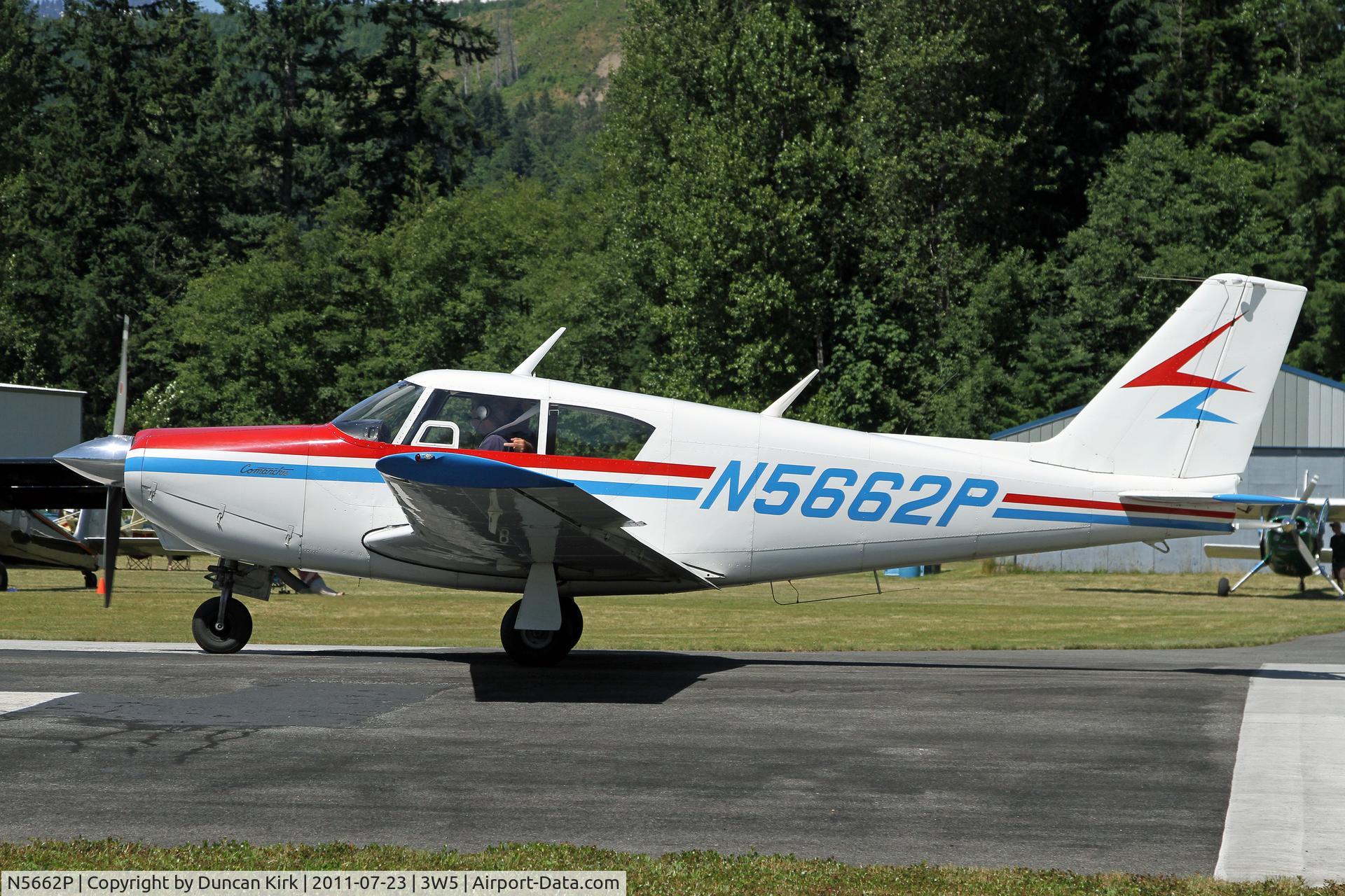 N5662P, 1959 Piper PA-24-180 Comanche C/N 24-734, Departing the fly-in on Rwy 25