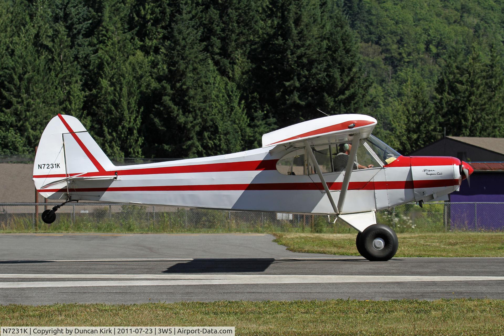 N7231K, 1953 Piper PA-18 C/N 18-123, Landing for the fly-in