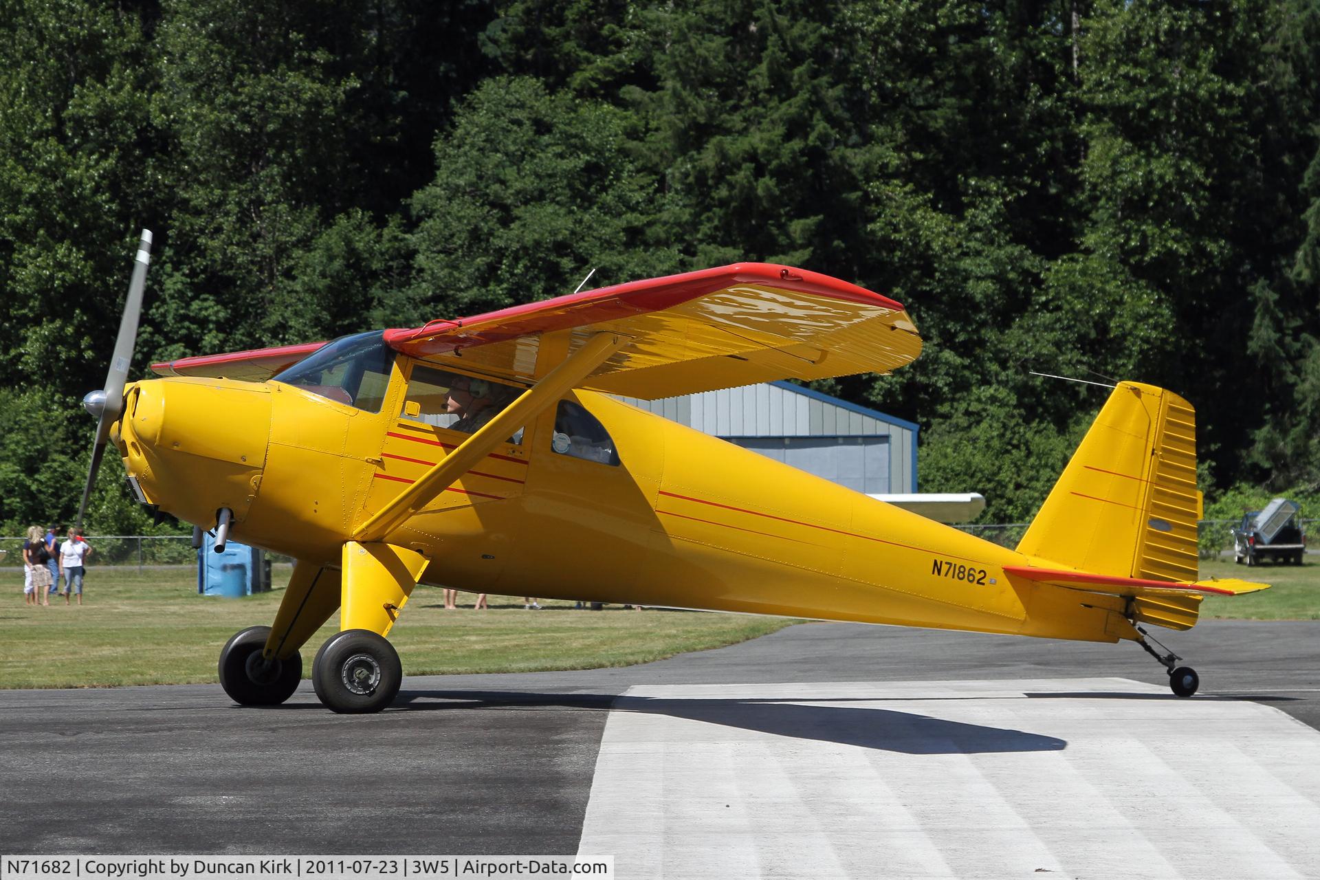 N71682, 1946 Luscombe 8A C/N 3109, A very nice fly-in visitor