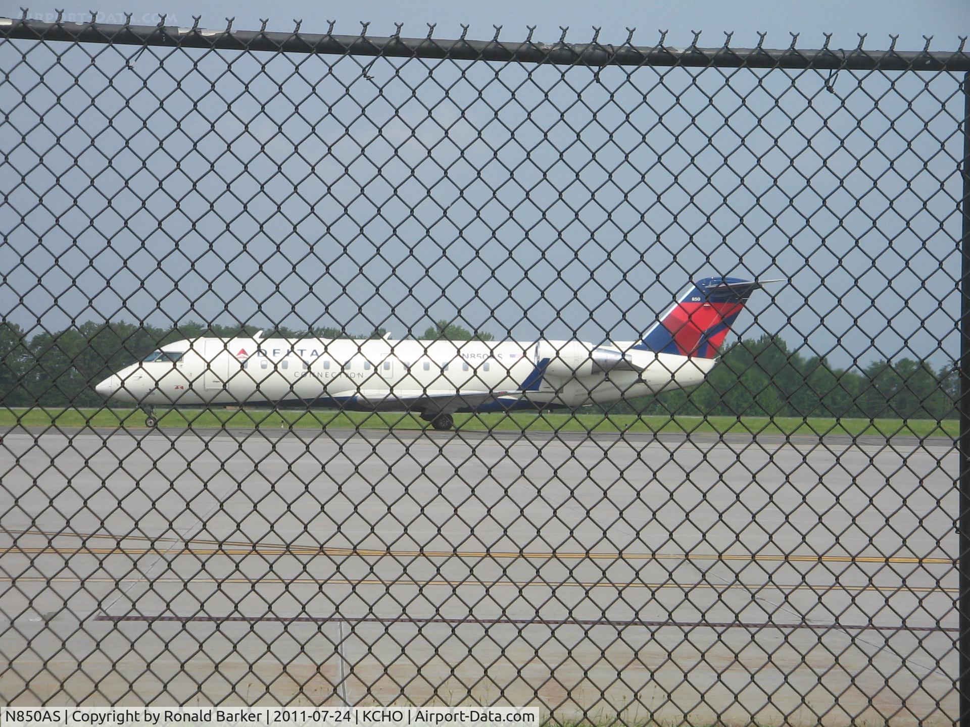 N850AS, 1999 Bombardier CRJ-200ER (CL-600-2B19) C/N 7355, Charlottesville