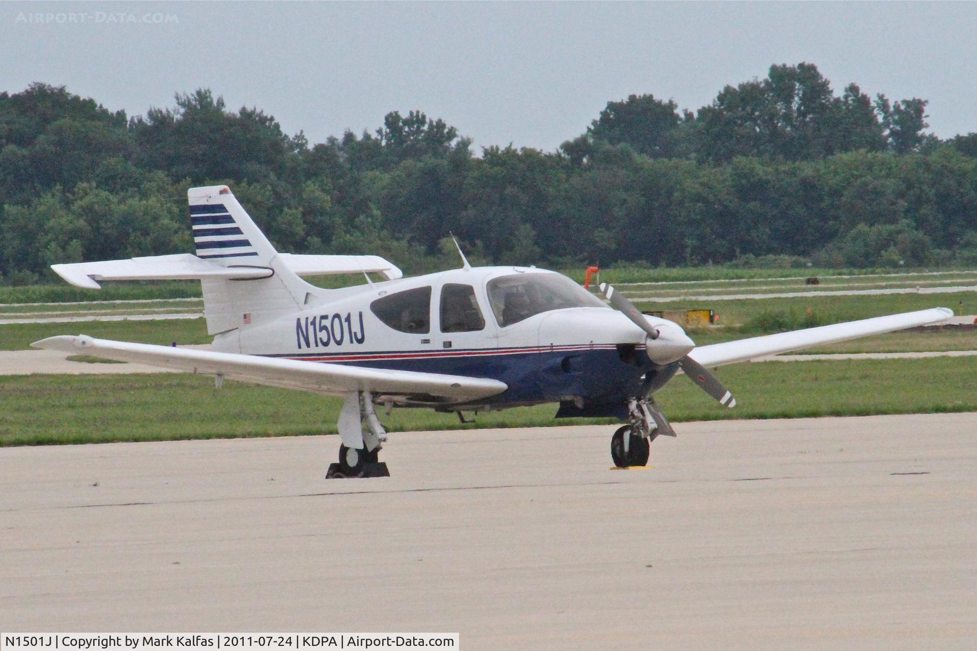 N1501J, 1976 Rockwell International 112TC Commander C/N 13001, Rockwell International 112TC, N1501J on the ramp at DuPage Airport.