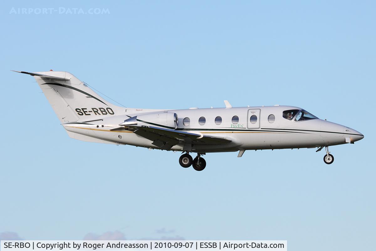 SE-RBO, 2001 Beech 400A Beechjet Beechjet C/N RK-303, On final rwy 12