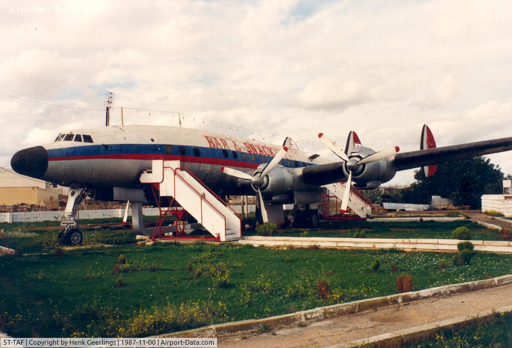 5T-TAF, Lockheed L-1049G Super Constellation C/N 4618, Bar & Snack at Malta
