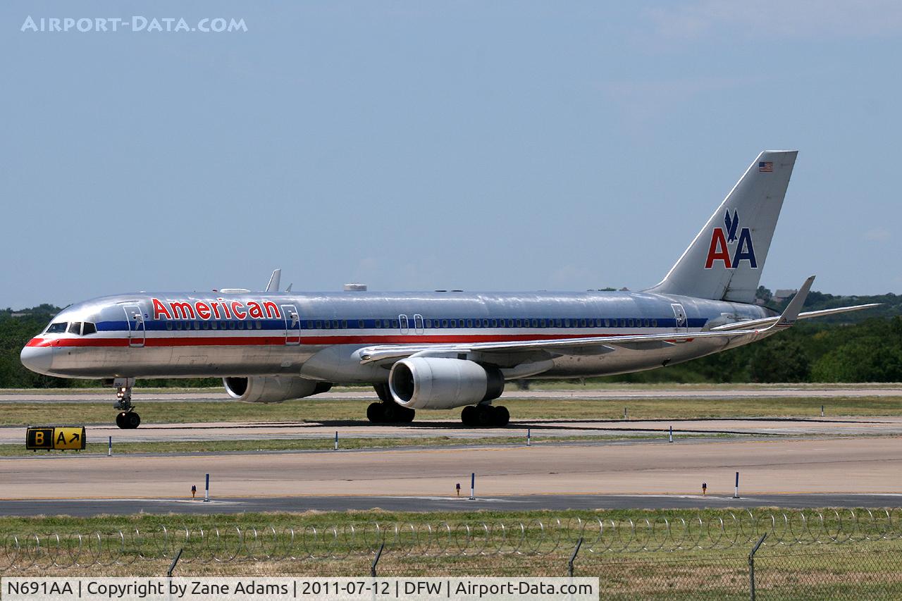 N691AA, 1993 Boeing 757-223 C/N 25697, American Airlines at DFW Airport