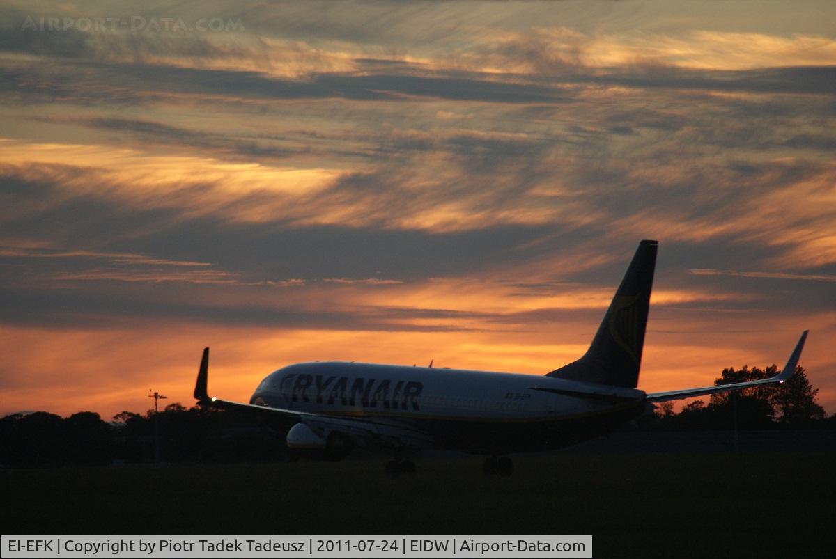 EI-EFK, 2009 Boeing 737-8AS C/N 37537, sunset
