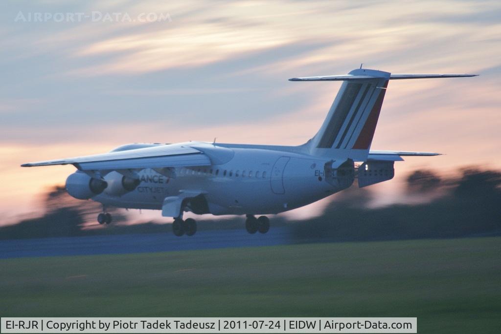 EI-RJR, 2000 British Aerospace Avro 146-RJ85A C/N E2364, nigh landing