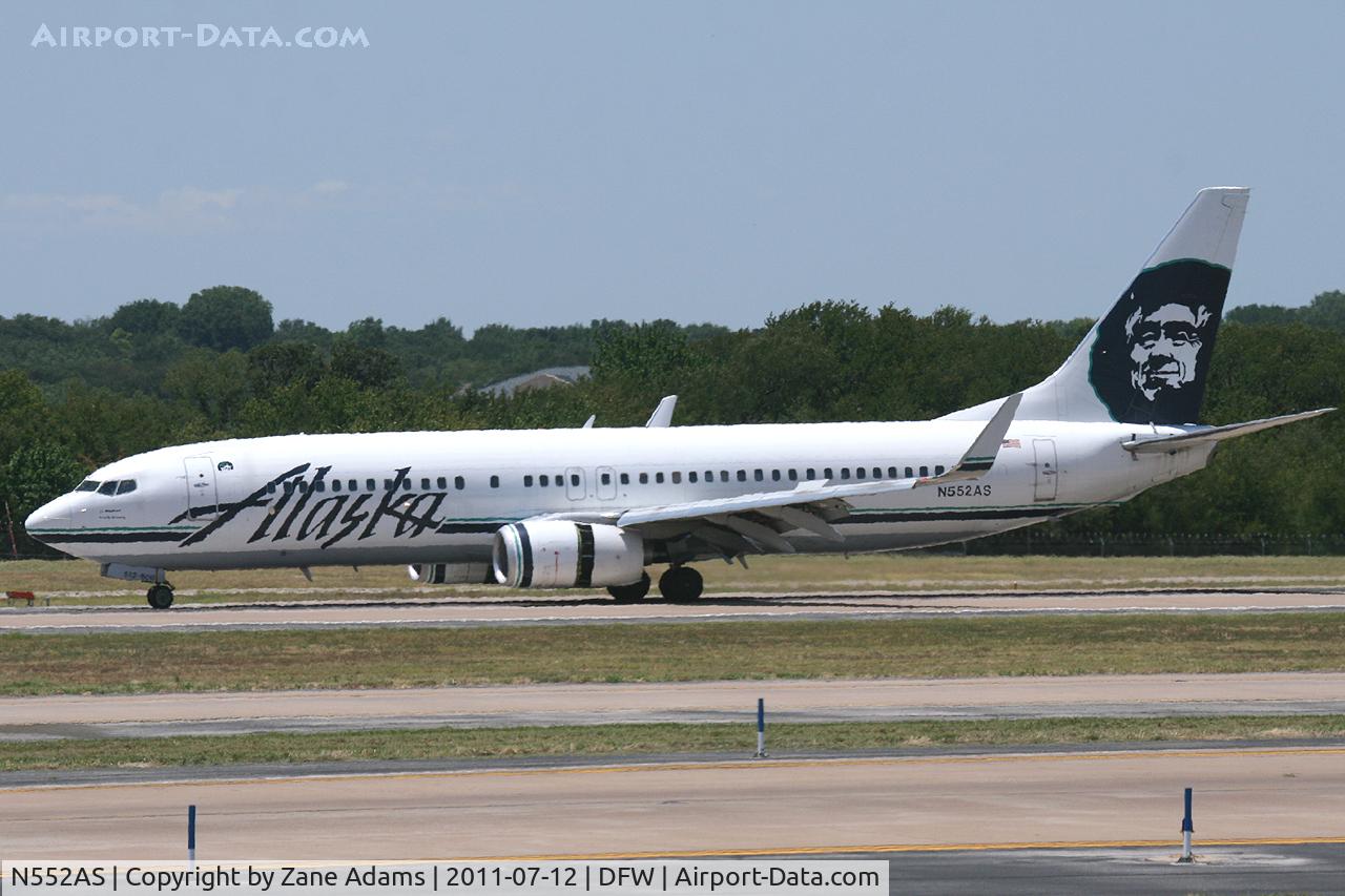 N552AS, 2006 Boeing 737-890 C/N 34595, Alaska Airlines on a HOT DFW runway...