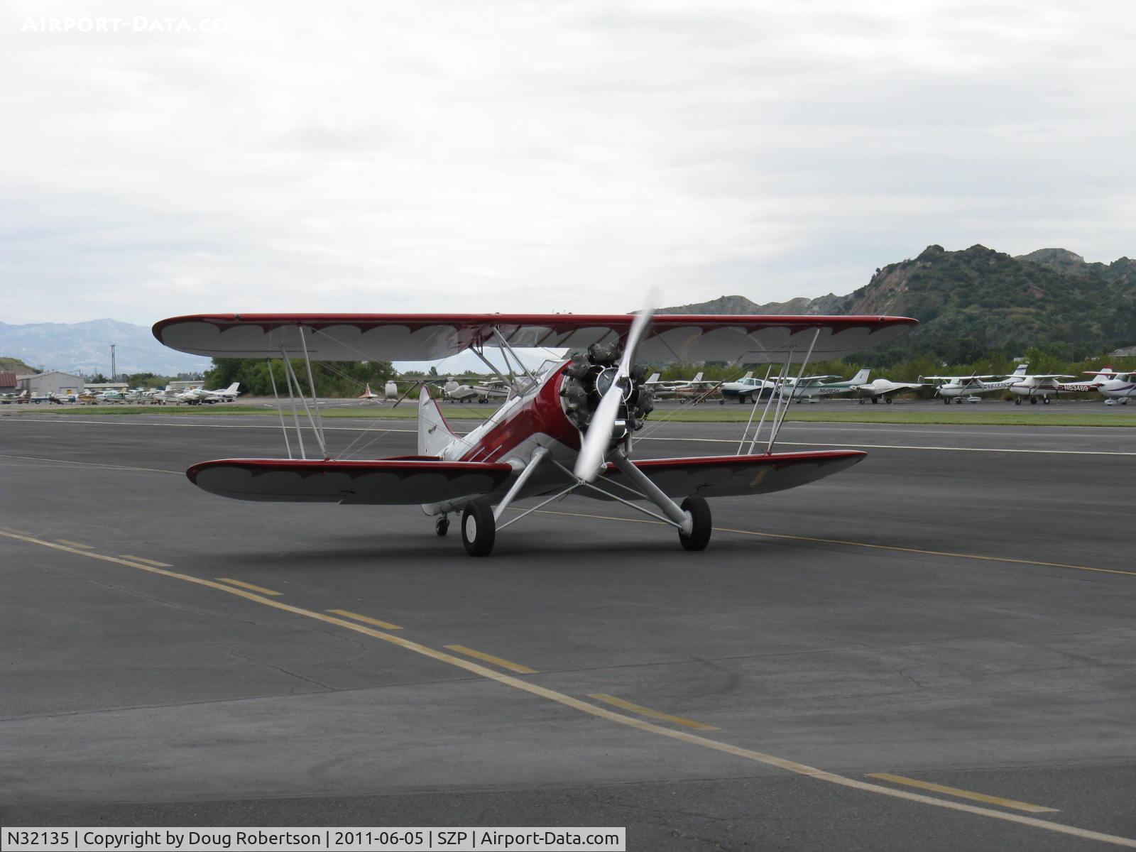 N32135, 1941 Waco UPF-7 C/N 5767, 1941 Waco UPF-7, Continental W670 220 Hp, taxi