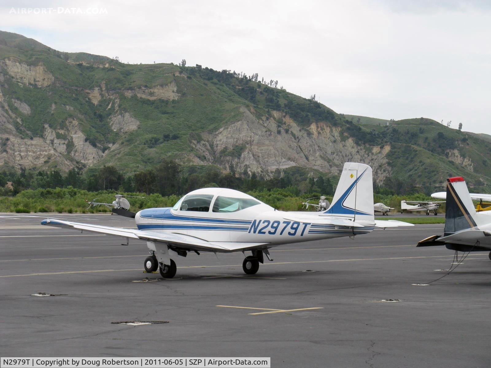 N2979T, 1966 Aero Commander 200D C/N 345, 1966 Aero Commander (Meyers) 200D, Continental IO-520 285 Hp, 210 mph cruise @ 75%, 80 gallons fuel, at transient parking
