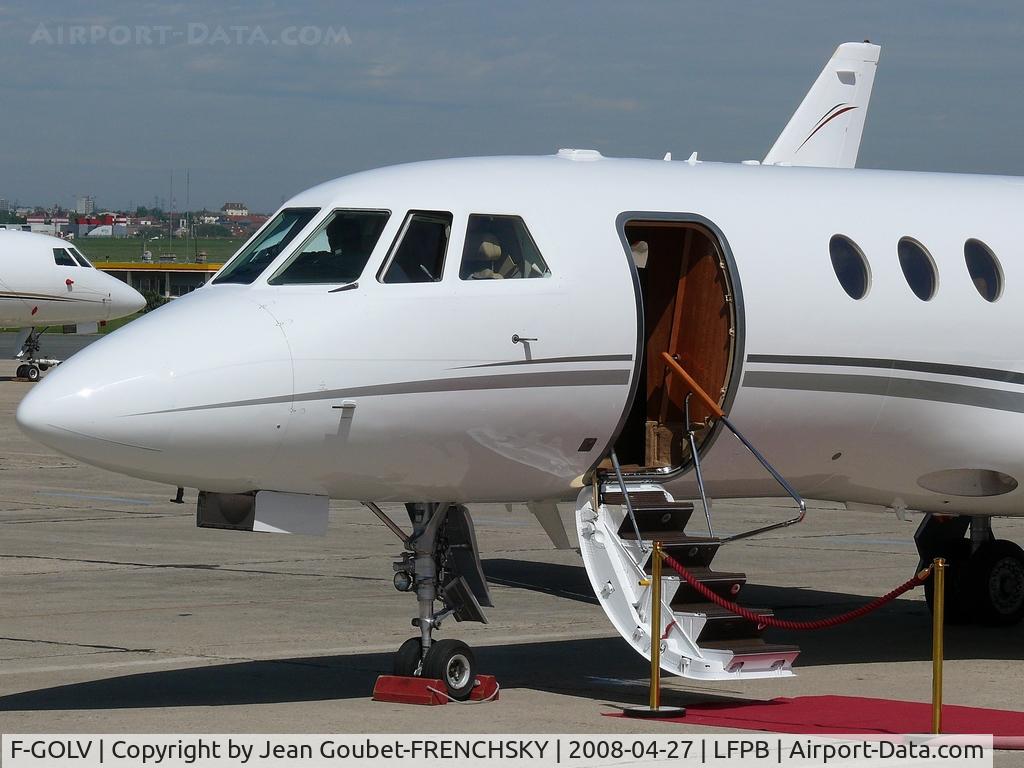 F-GOLV, 1991 Dassault Falcon 50 C/N 215, red carpet for vip