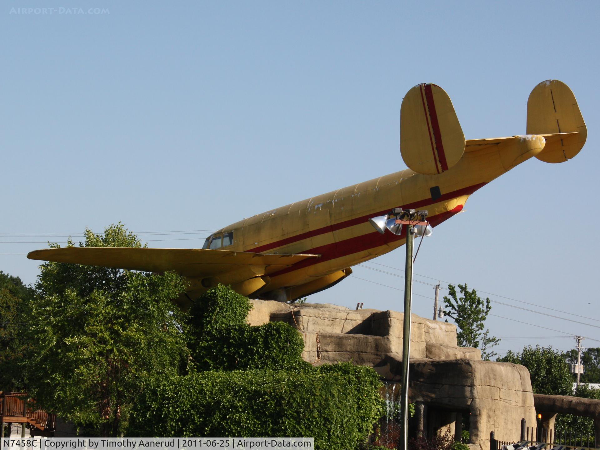 N7458C, 1944 Lockheed PV-2 Harpoon C/N 15-1200, PV2 at mini golf course in Branson, MO