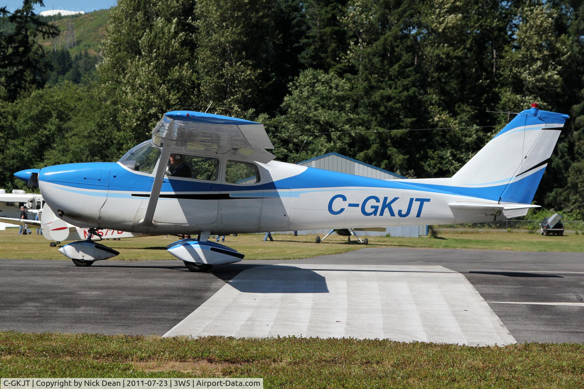 C-GKJT, 1962 Cessna 172C C/N 17249341, 3W5 2011