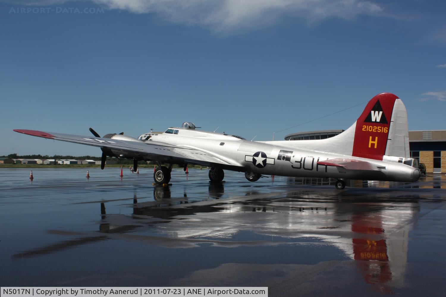 N5017N, 1944 Lockheed/Vega (Boeing) B-17G-105-VE Flying Fortress C/N 8649, Tour stop.