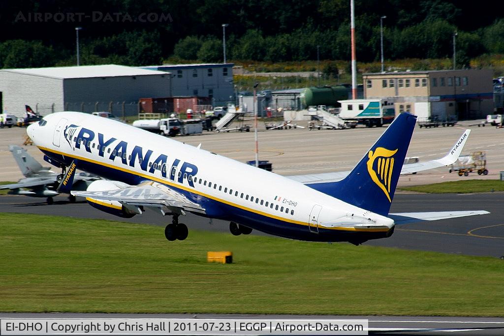 EI-DHO, 2005 Boeing 737-8AS C/N 33578, Ryanair B737 departing from RW27, taken from the control tower