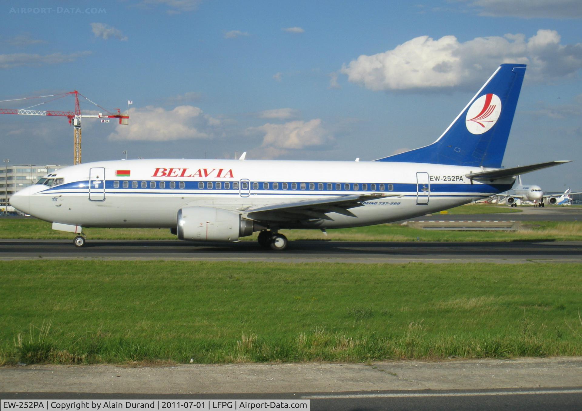 EW-252PA, 1996 Boeing 737-524 C/N 26340, c/n 2777, leased by ILFC since 2008