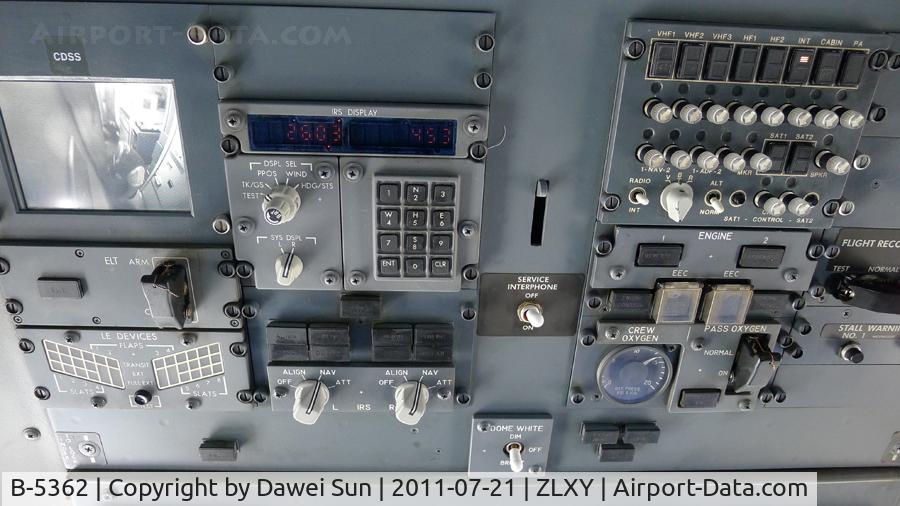 B-5362, 2000 Boeing 737-86J C/N 30499, B-5362