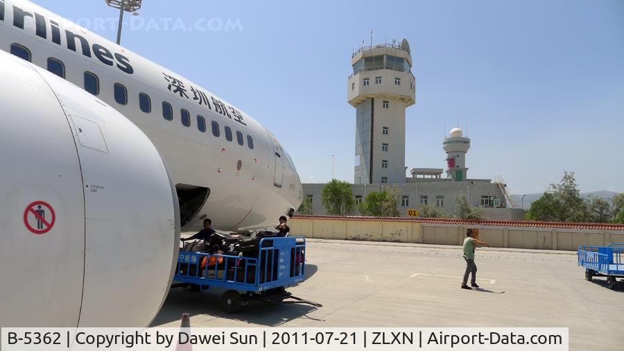 B-5362, 2000 Boeing 737-86J C/N 30499, @xining