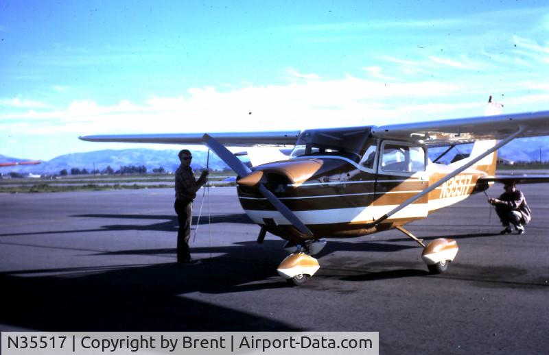 N35517, 1968 Cessna 172I C/N 17256809, Flying out of the Livermore Airport in California
