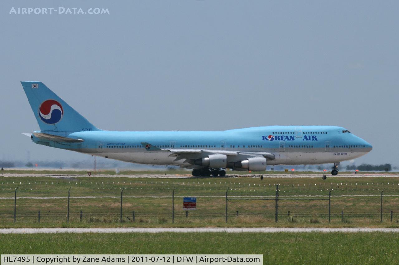 HL7495, Boeing 747-4B5 C/N 28096, Holding short 18R on a hot afternoon at DFW