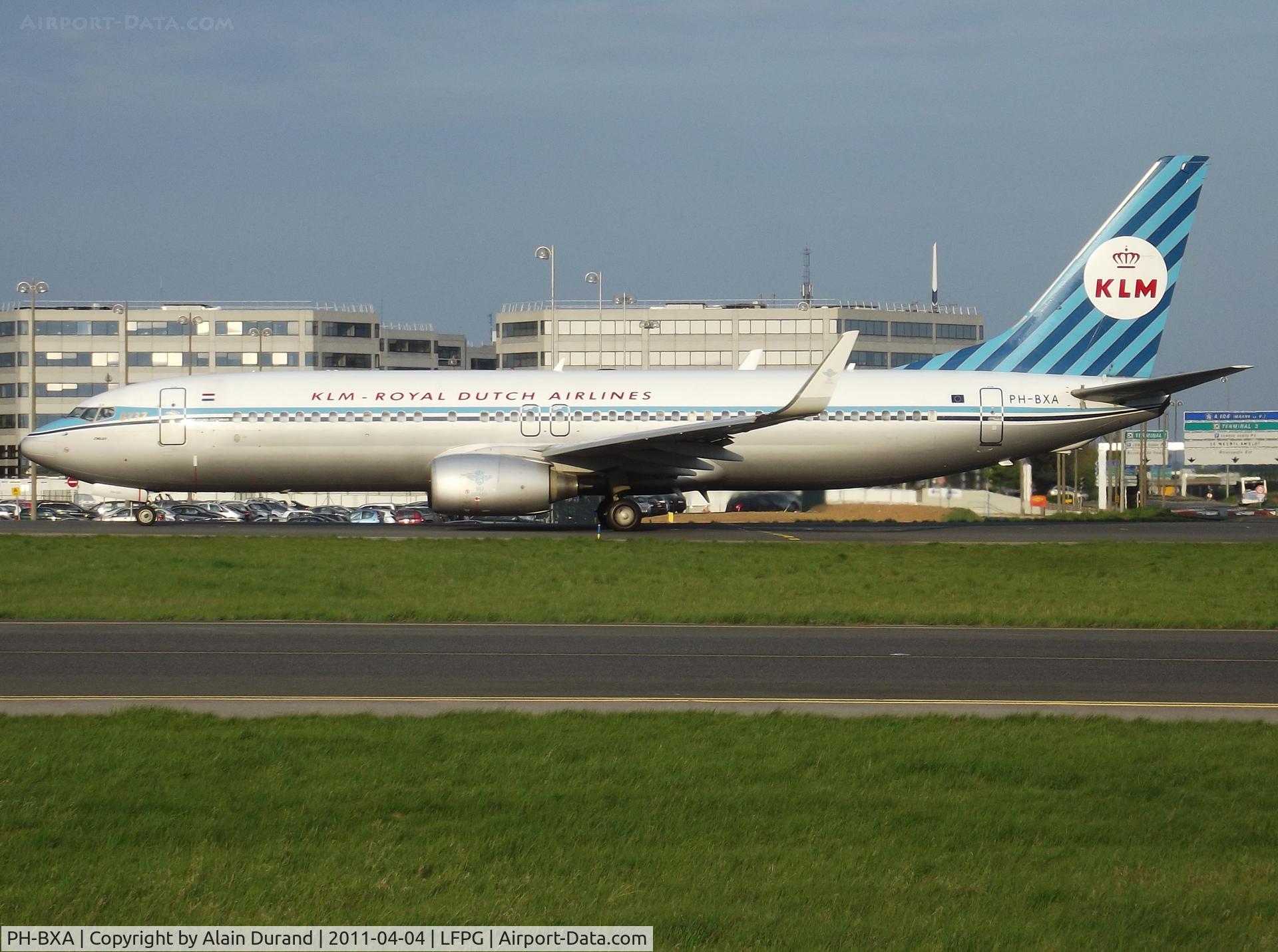 PH-BXA, 1998 Boeing 737-8K2 C/N 29131, Named Zwaan/Swan, c/n 198 was appointed as the retrojet of KLM in 12/2008. The livery selected was introduced by the Douglas DC.8 and Lockheed Electra in 1960