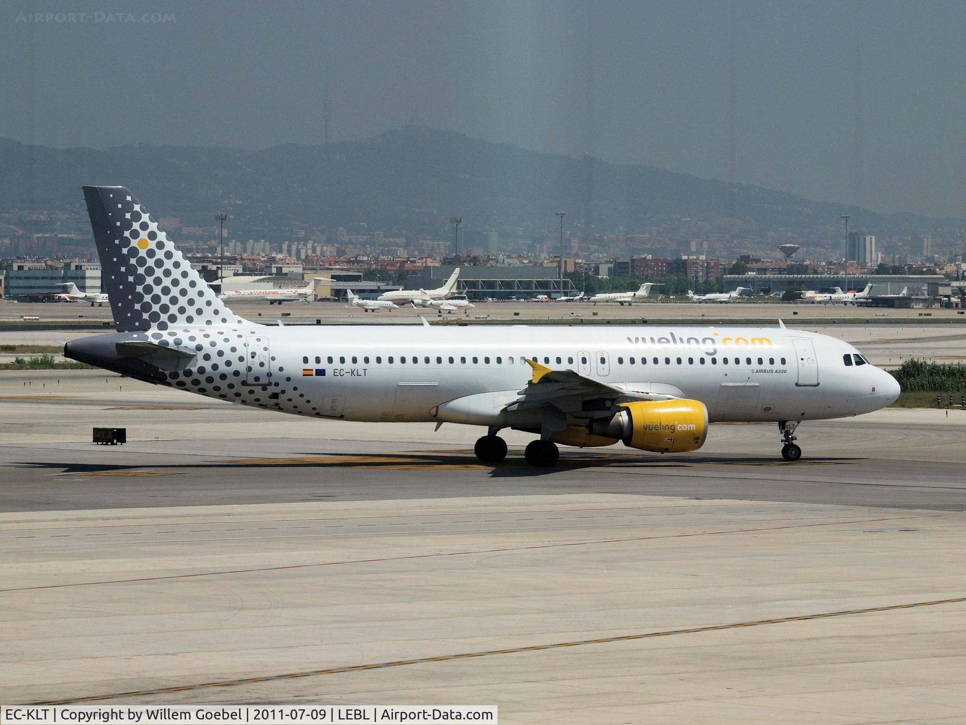 EC-KLT, 2007 Airbus A320-216 C/N 3376, Prepare for take off from Barcelona Airport