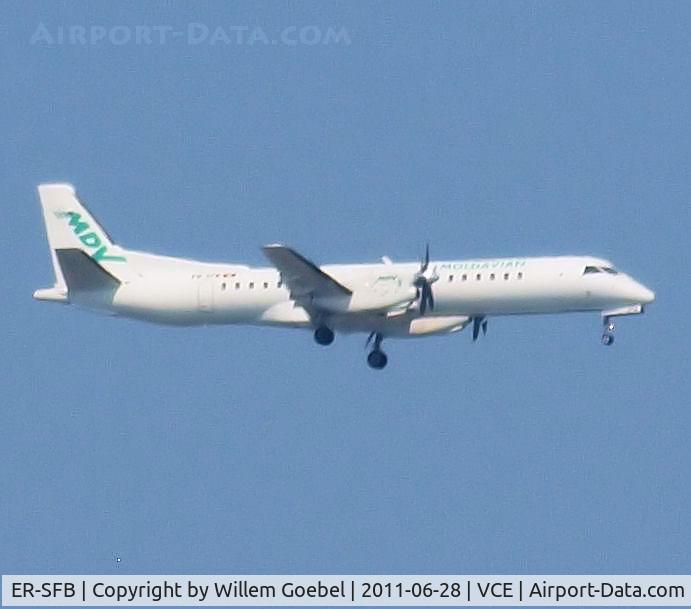 ER-SFB, 1995 Saab 2000 C/N 2000-022, Prepare for landing on Venetie Airport