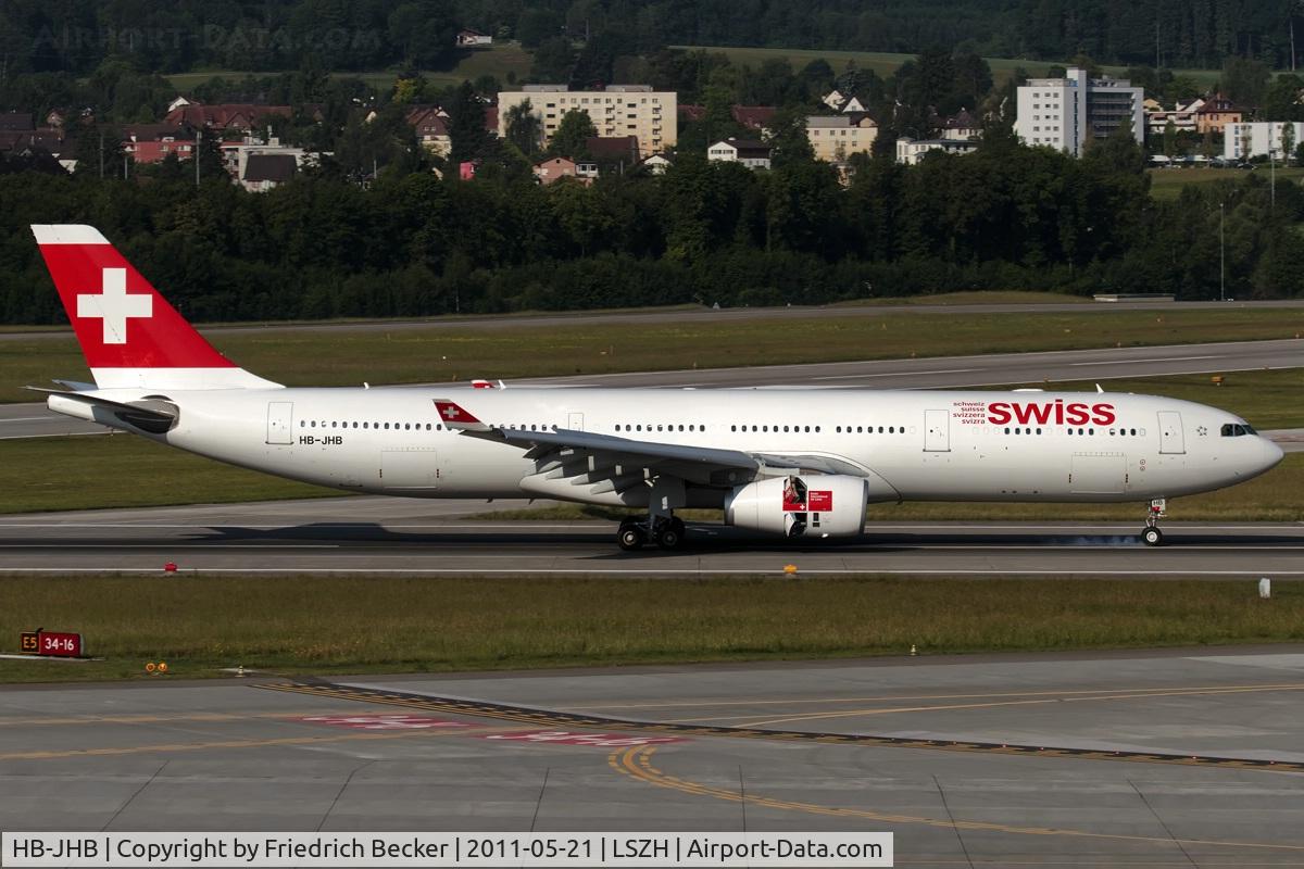 HB-JHB, 2009 Airbus A330-343X C/N 1018, decelerating sfter touchdown