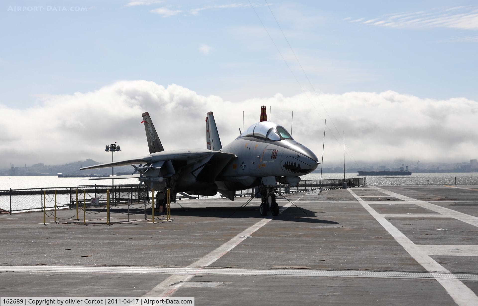 162689, Grumman F-14A Tomcat C/N 535, USS Hornet
