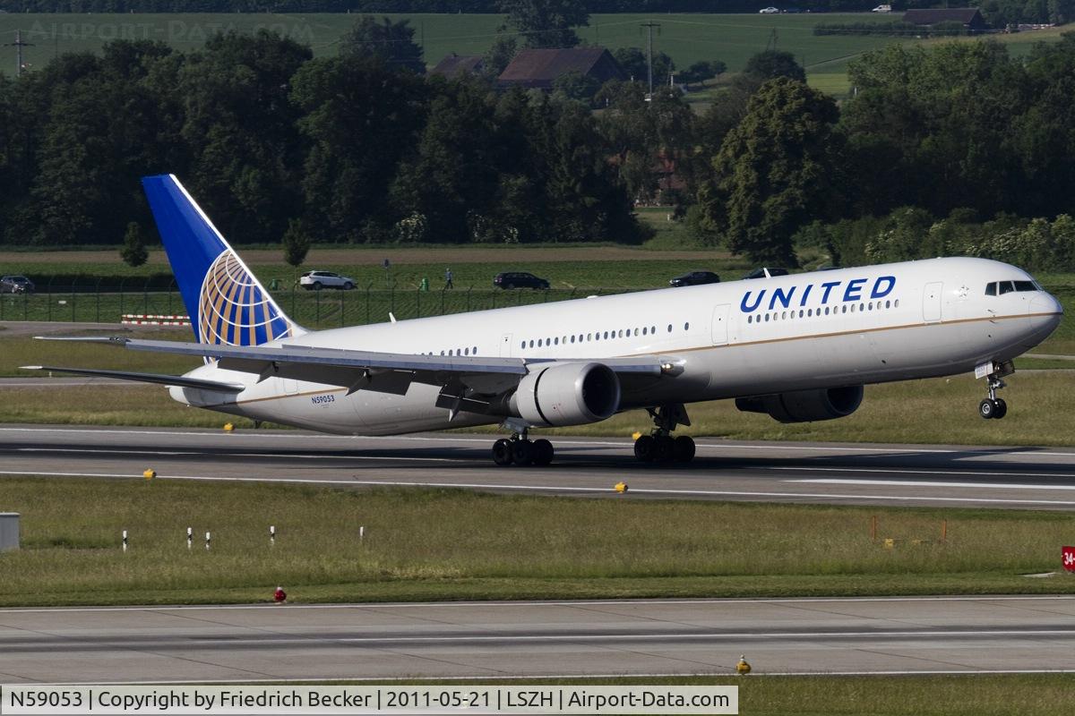 N59053, 2000 Boeing 767-424/ER C/N 29448, touchdown on RW34
