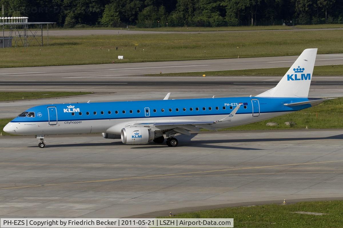 PH-EZS, 2010 Embraer 190LR (ERJ-190-100LR) C/N 19000380, taxying to the gate