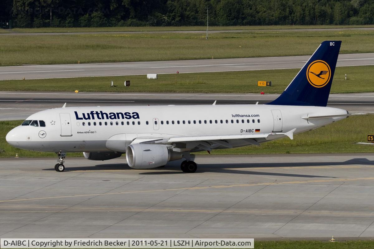 D-AIBC, 2010 Airbus A319-112 C/N 4332, taxying to the gate