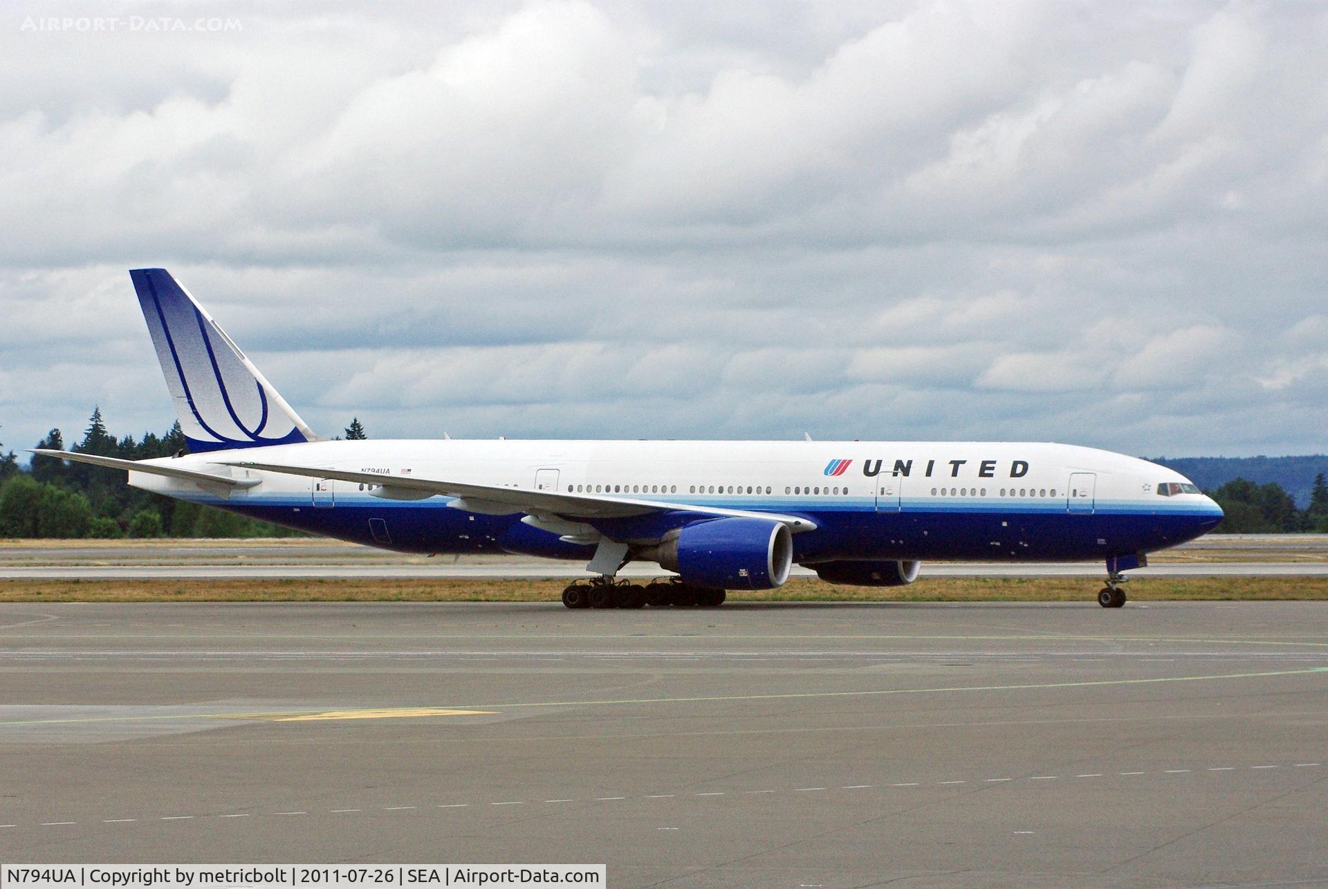 N794UA, 1997 Boeing 777-222 C/N 26953, At SeaTac